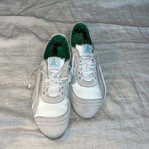 CUSHE vinyls sleeve smooth  satin and  suede top sneaker. Women’s Size 9.